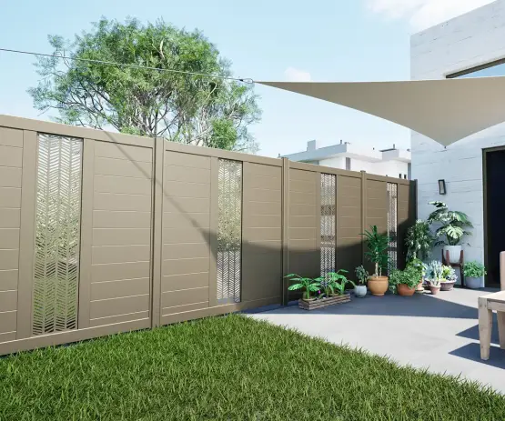 Des clôtures et des claustras pour aménager un jardin mitoyen